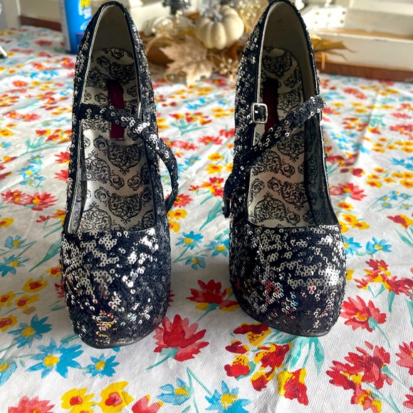 Bordello Shoes - Sequence Pumps